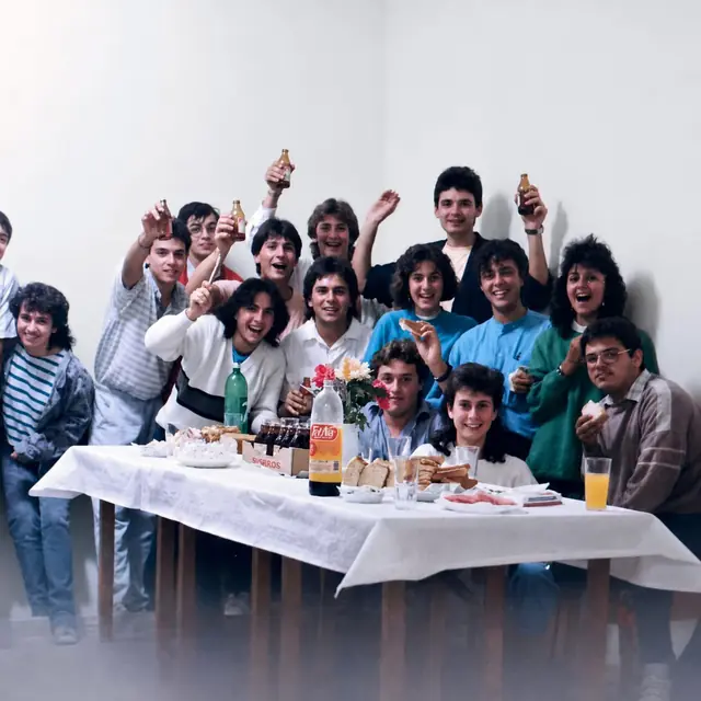 Miembros de la Asociación Juvenil Yubarta en una de sus celebraciones. Finales de los años ochenta.