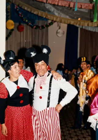 El salón de La Unión engalanado para el Carnaval.